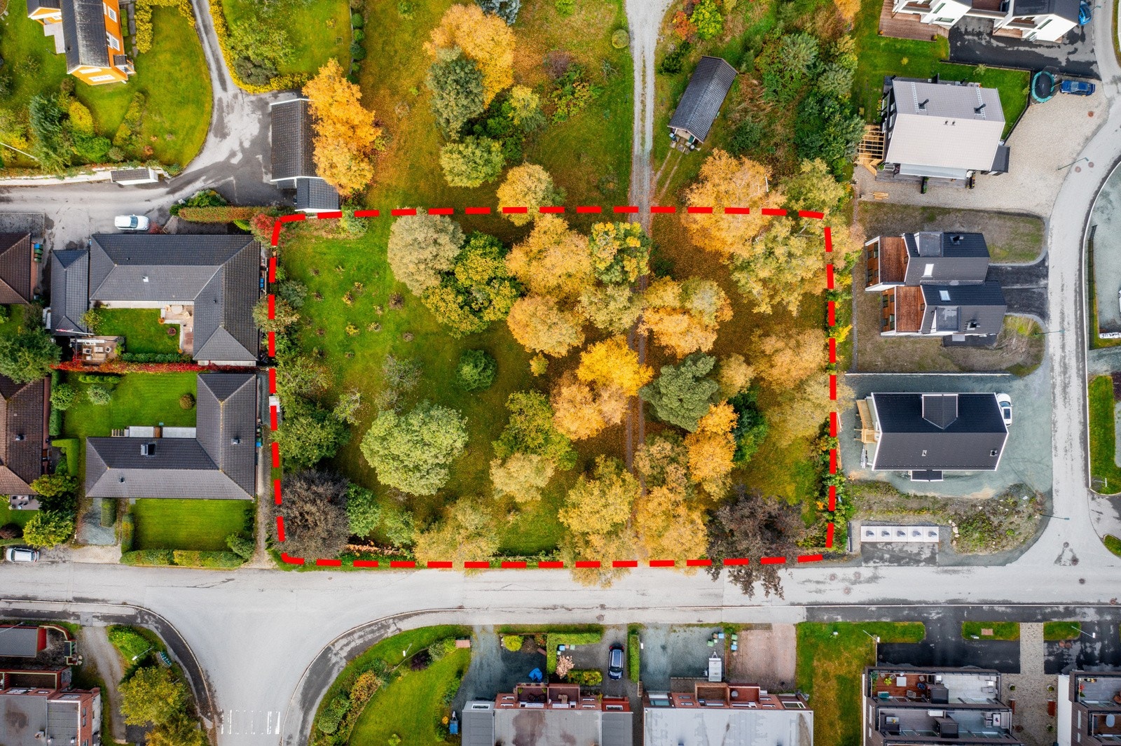 Eiendomstomten ligger pent til med kort avstand til det mest Galleribilde