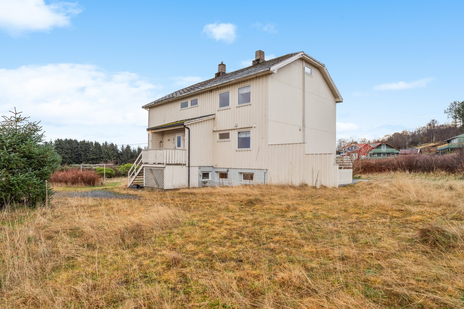 Velkommen til Solemsvegen 55, presentert av EiendomsMegler 1 ved Amund Sønslien - Foto: EFKT, Jay Maturan. Galleribilde