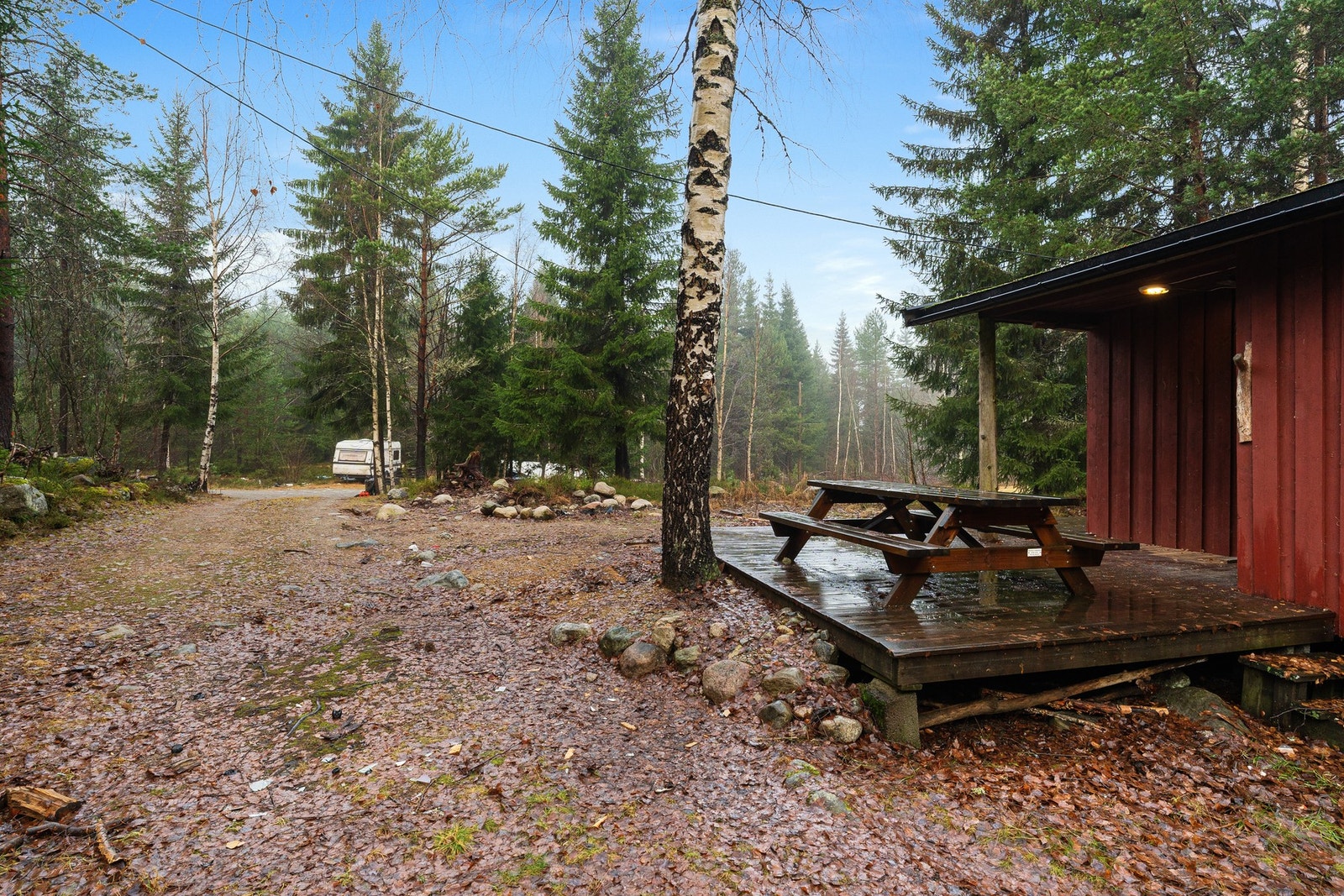 Hyttas inngangsparti Galleribilde