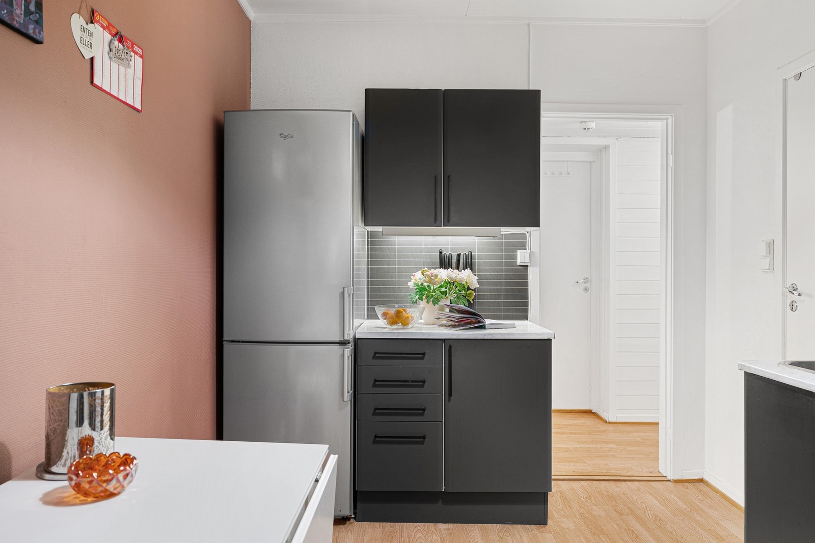 Hvitevarene medfølger handelen. Galleribilde