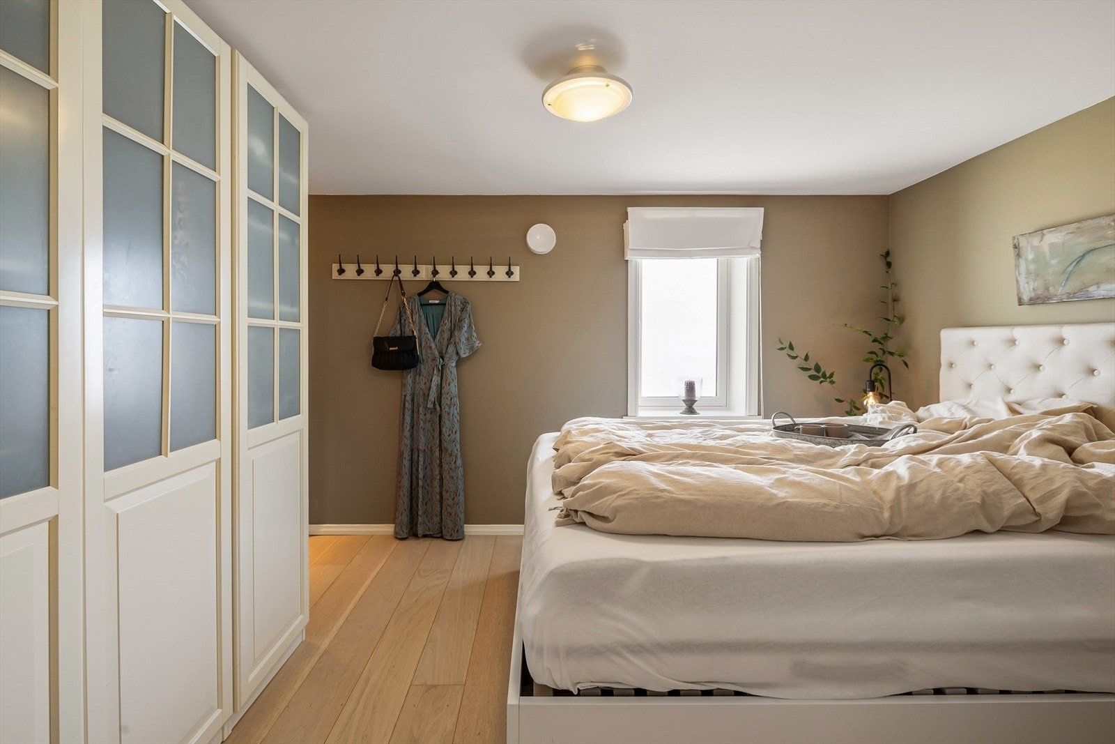 Godt med garderobeskap følger handelen. Galleribilde