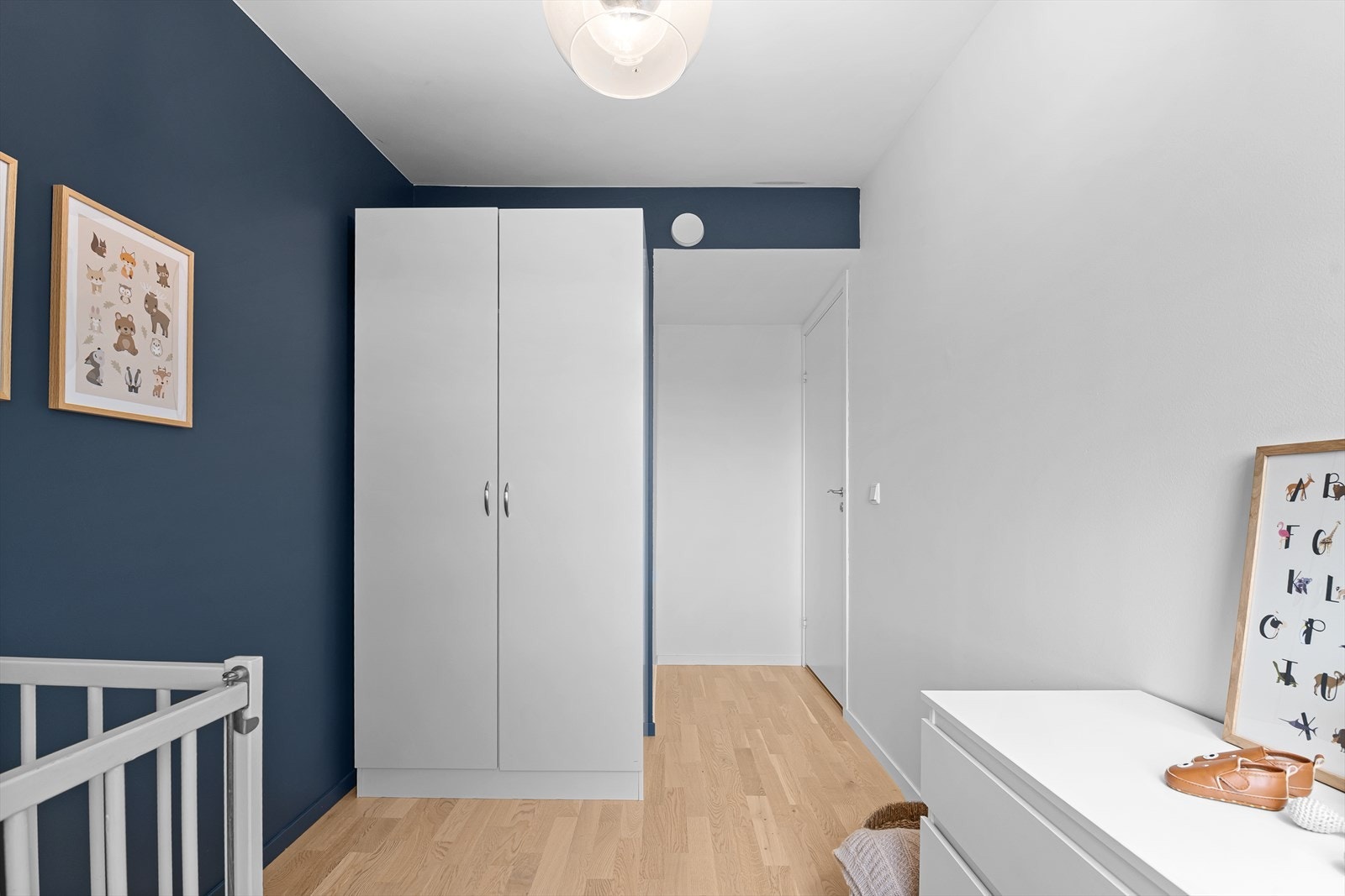 Soverom 3, garderobeskap medfølger i handelen. Galleribilde