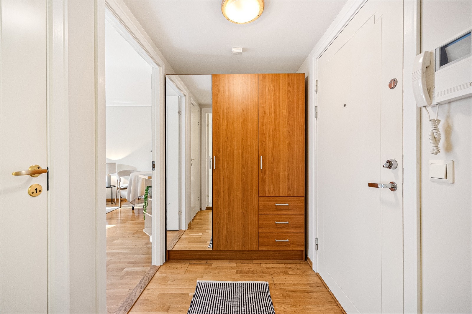 Entrè med garderobeskap og nytt callinganlegg byttet ut i uke 37, 2025 Galleribilde