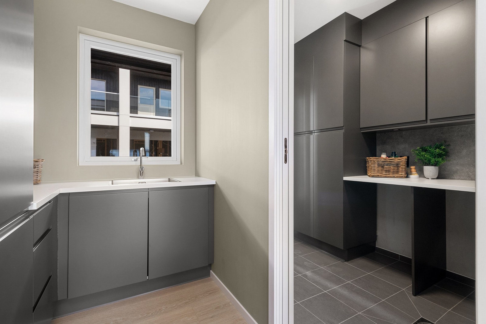 Vaskerom ligger i tilknytning til grovkjøkkenet. Galleribilde