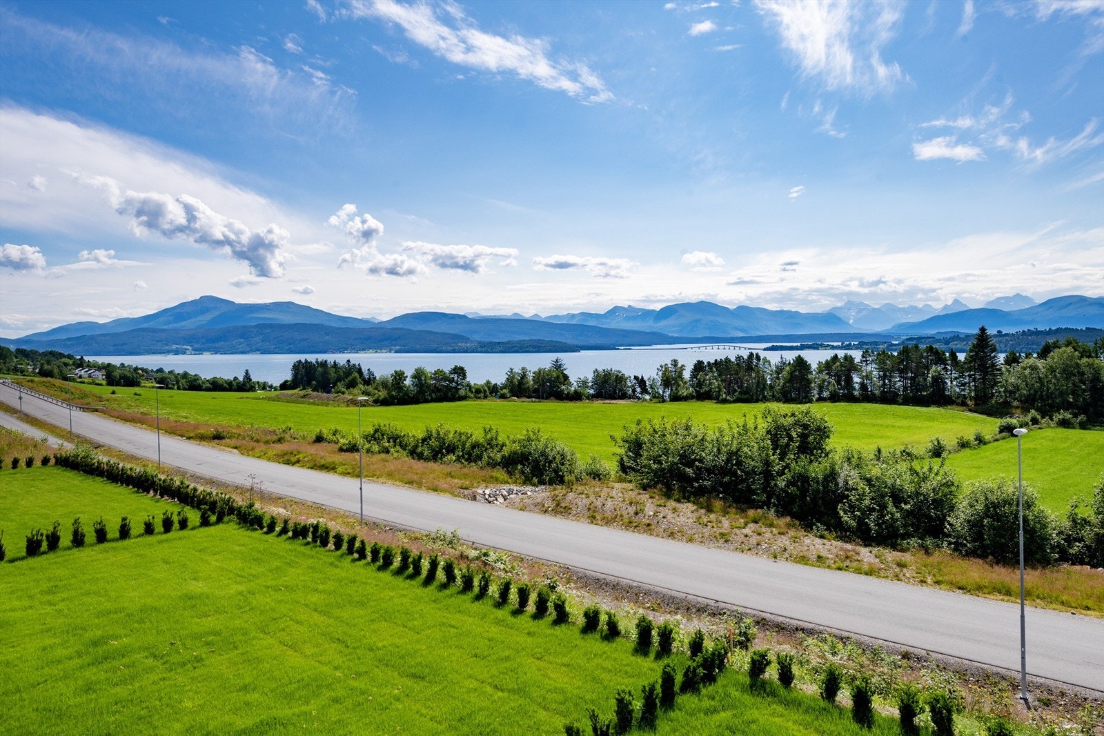 Det er nydelig utsikt fra boligen! Galleribilde