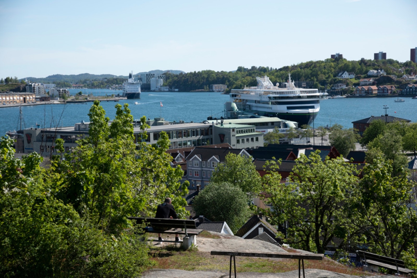 Ta turen til Preståsen med fin utsikt utover Sandefjord og fjorden Galleribilde