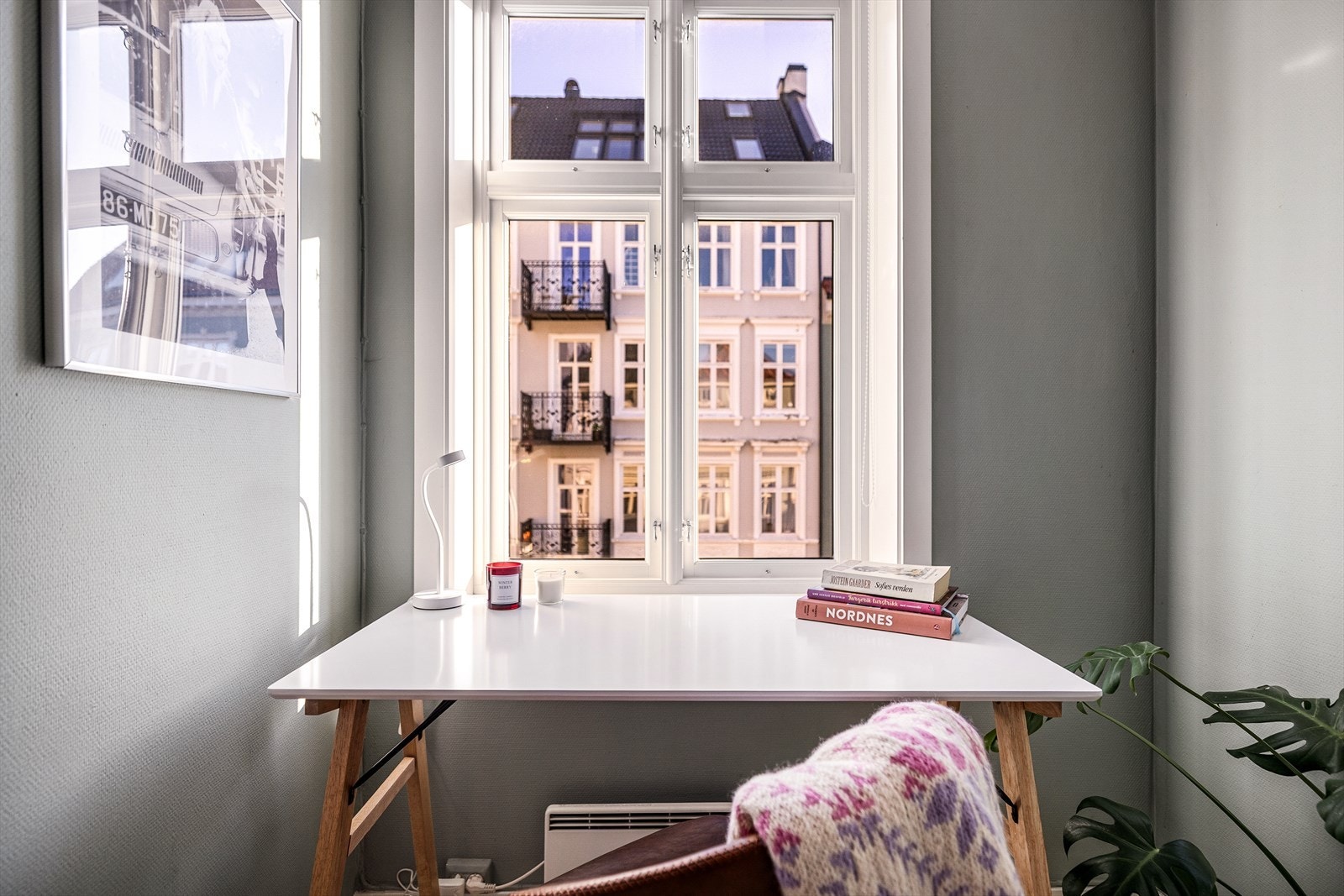 Om du ikke har behov for to soverom, passer dette rommet perfekt som hjenmmekontor. Galleribilde