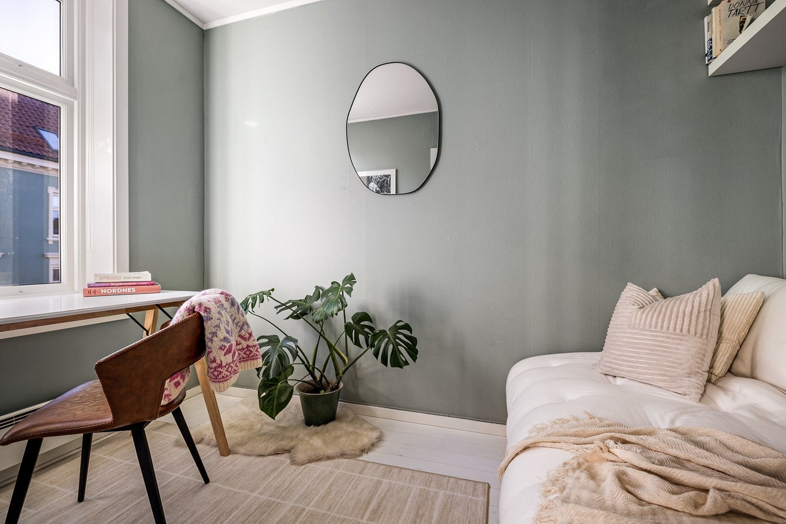 Soverom 2 er på 5,8 m². Galleribilde