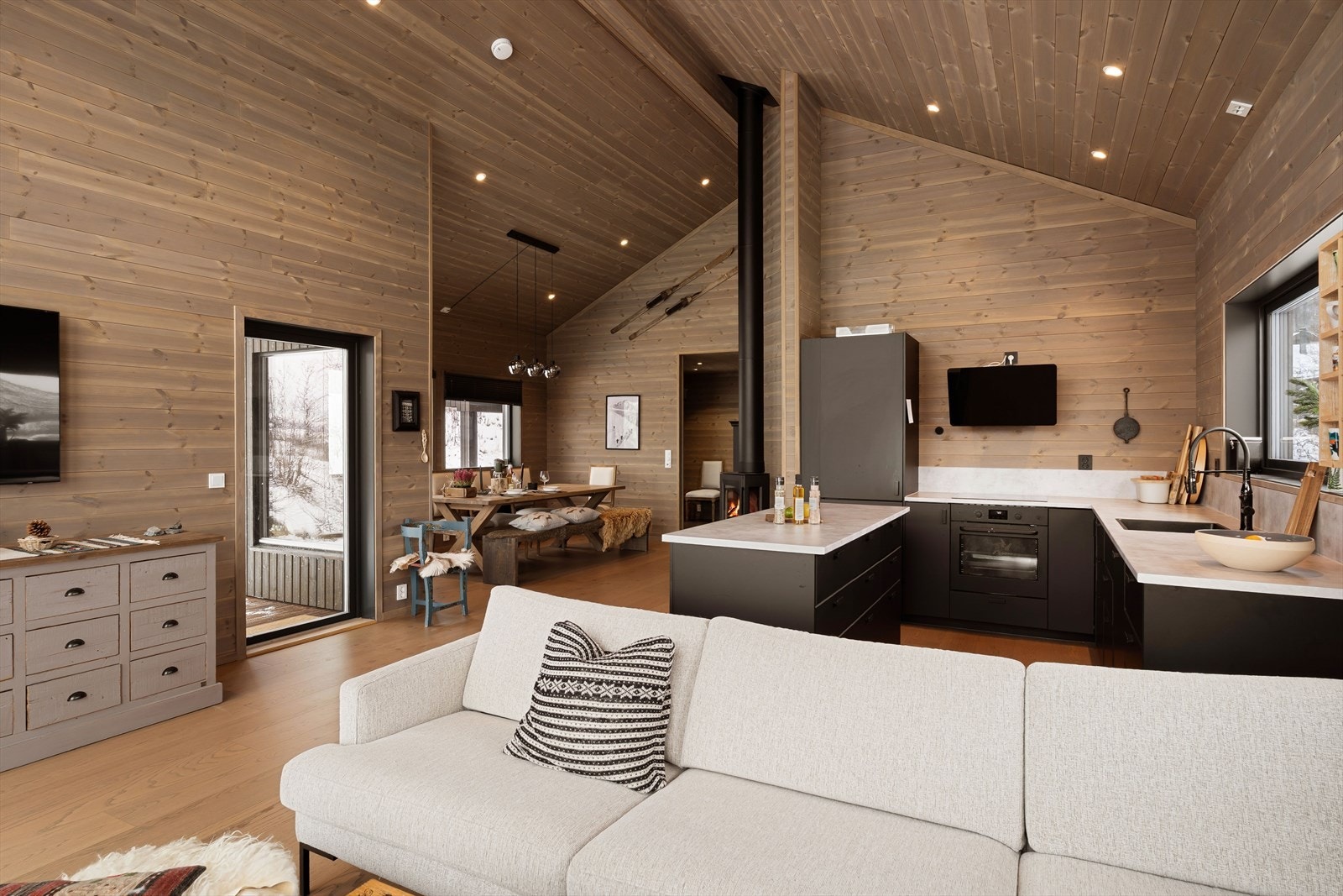 God takhøyde som gir god romfølelse Galleribilde