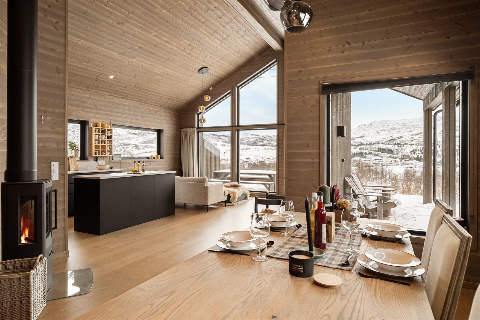 Aktiv Eiendomsmegling v/Morten Tøsdal har gleden av å presentere Gardslivegen 21! Foto: Husfoto, Vidar Haugland. Galleribilde