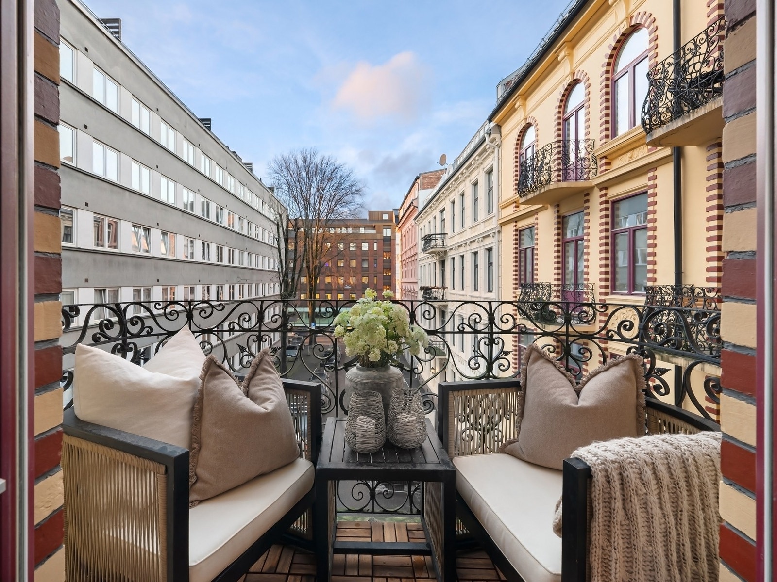 Leiligheten har en fantastisk beliggenhet i Vika i veldrevet og hyggelig borettslag. Galleribilde