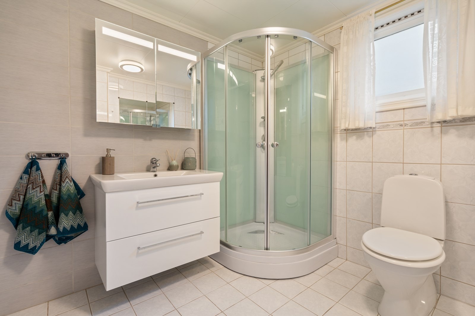 Baderom underetasje. Galleribilde