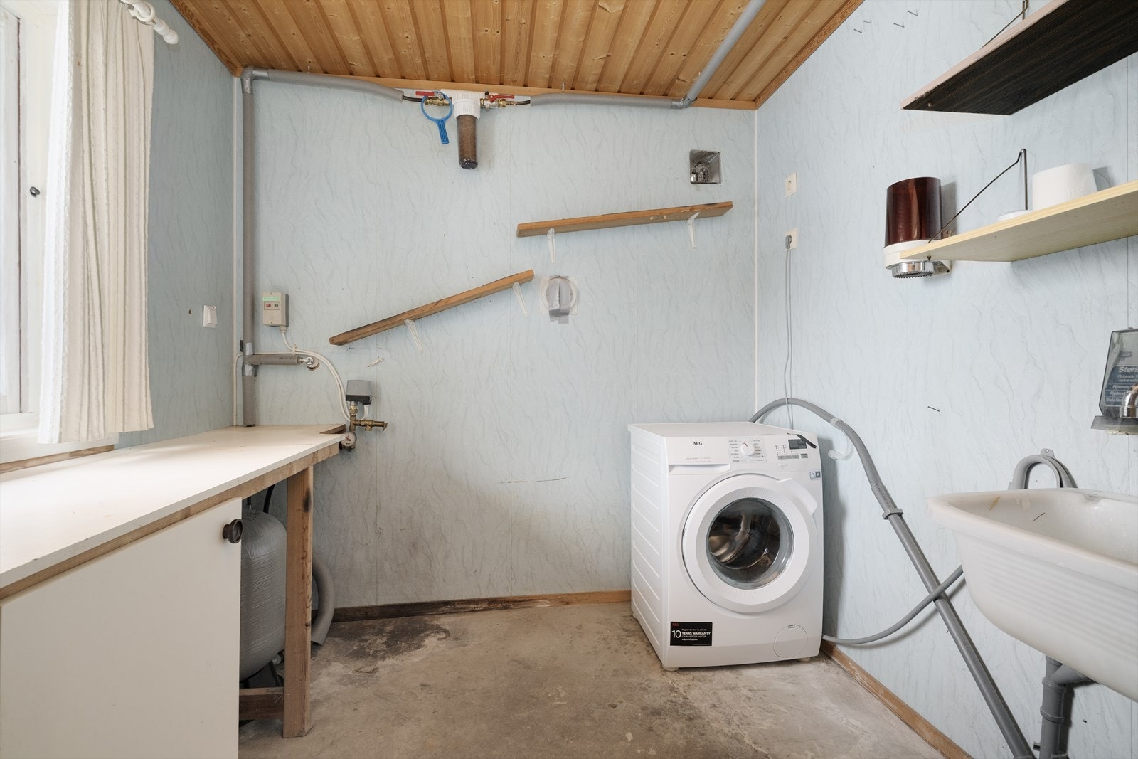 Enkelt vaskerom Galleribilde