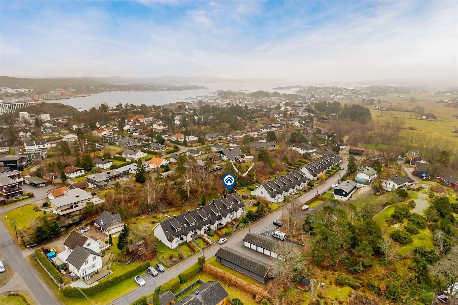 Rolig beliggenhet i blindvei, med kort vei til de fleste fasiliteter Galleribilde