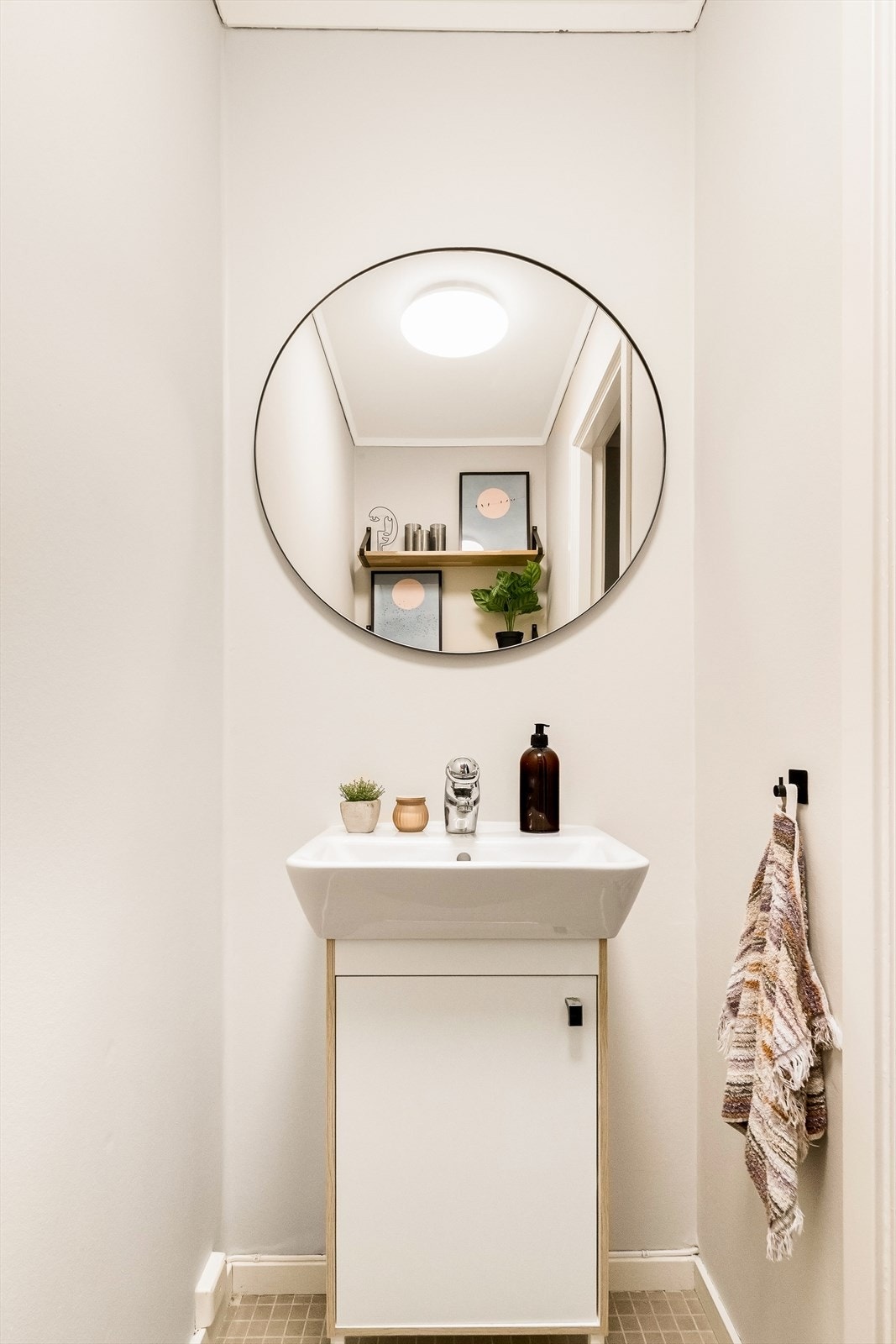 Delikat toalettrom i 1.etasje Galleribilde