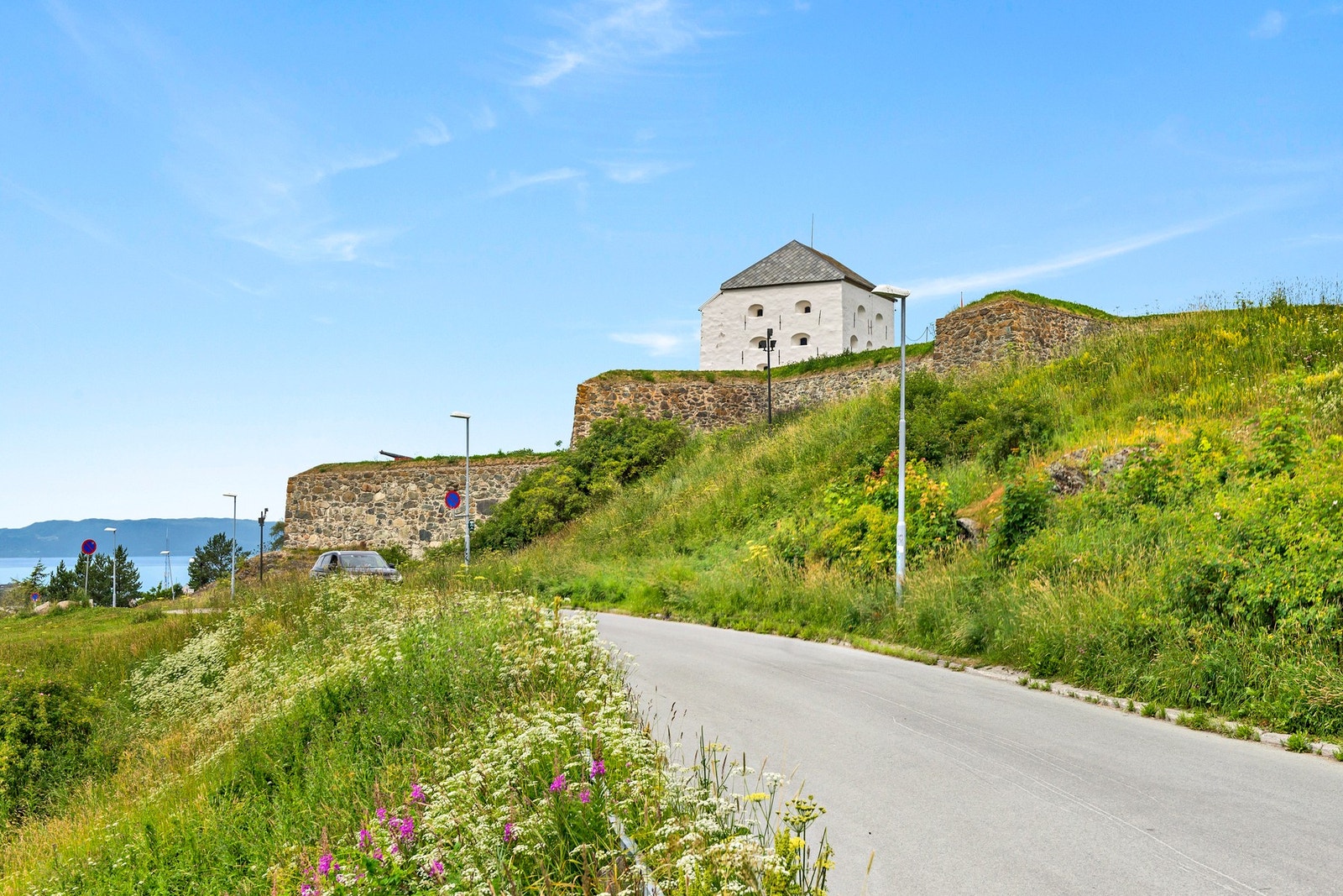 Kort avstand til festningen og gode turområder. Galleribilde