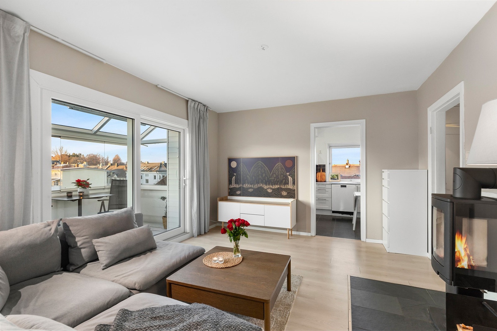 Velkommen til Stadsing Dahls gate 8! En flott og innbydende 2-roms toppleilighet. Galleribilde