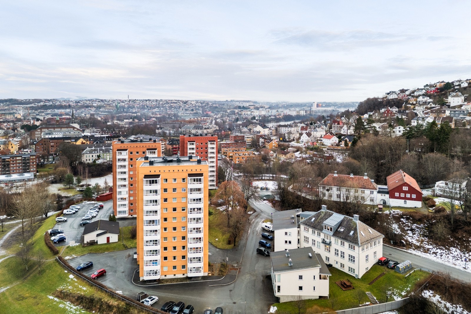 Ila er en av Trondheims eldste bydeler, og fremstår i dag som et levende og inkluderende nabolag med beboere i alle aldre. Galleribilde