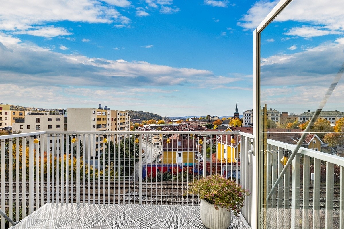 Utsikt fra balkong mot Kampen og Oslofjorden Galleribilde
