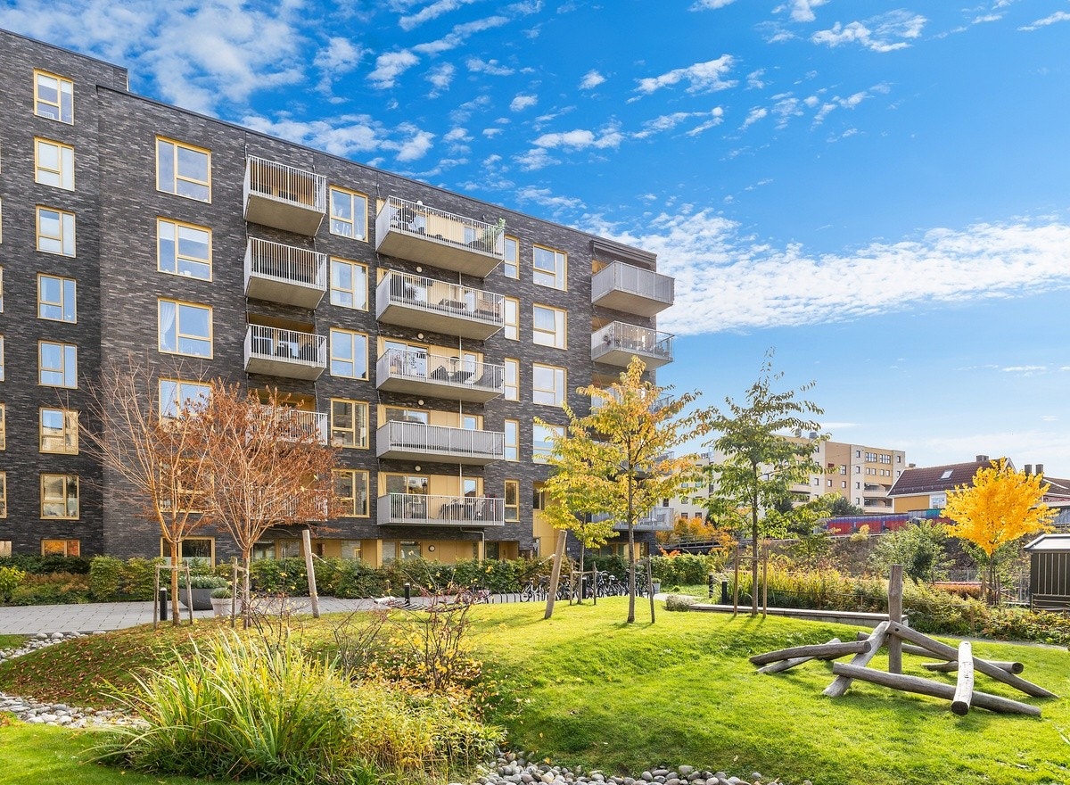 Pent beplantet indre bygård Galleribilde