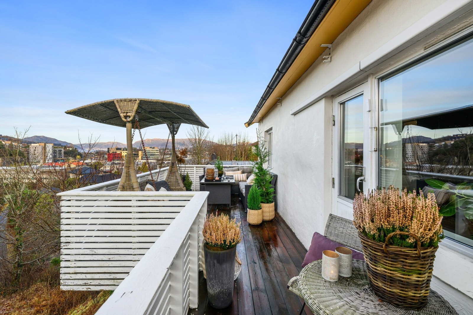 Fra stuen er det utgang til en herlig balkong av god størrelse. Galleribilde