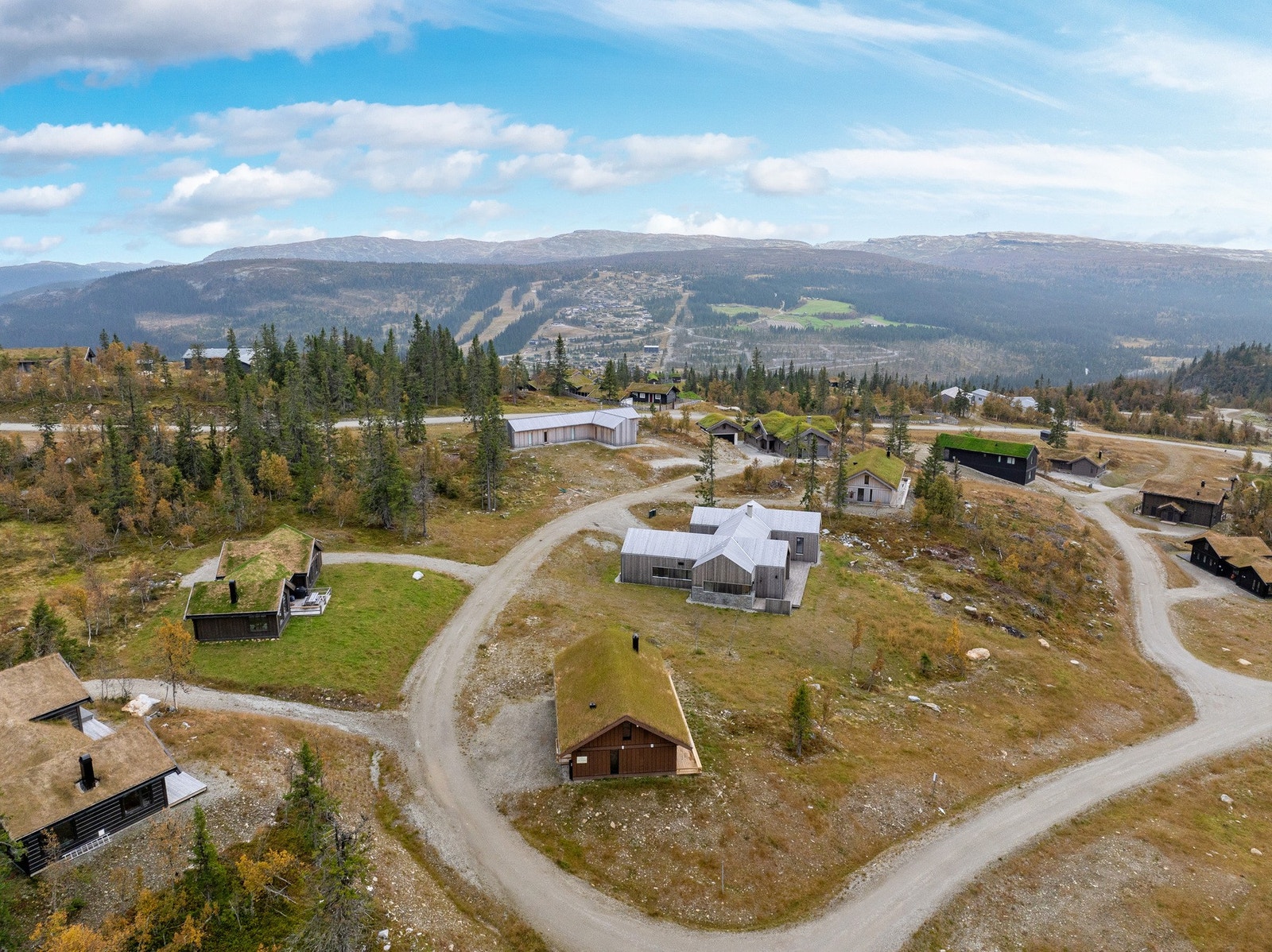 Videre kan Kvitfjell by på gode grusveier og stier som passer fint til sykling og fotturer Galleribilde