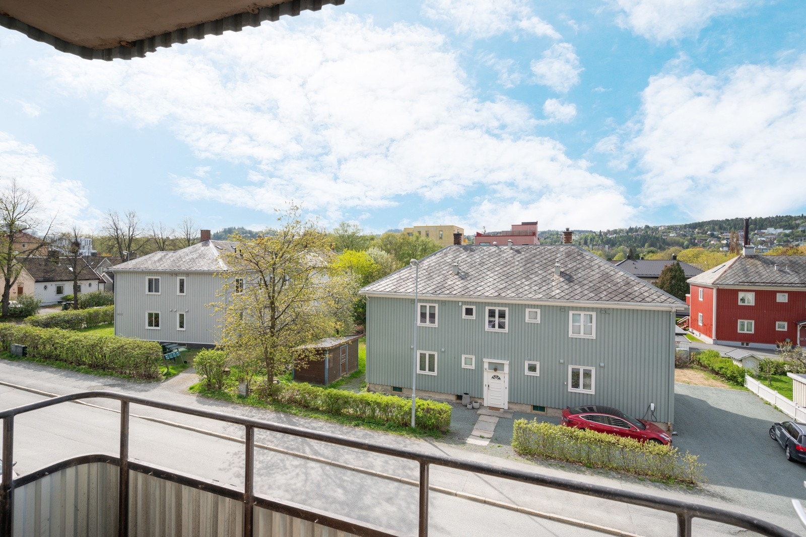 Balkongen vender mot vest med gode solforhold på ettermiddagen og kvelden. Galleribilde