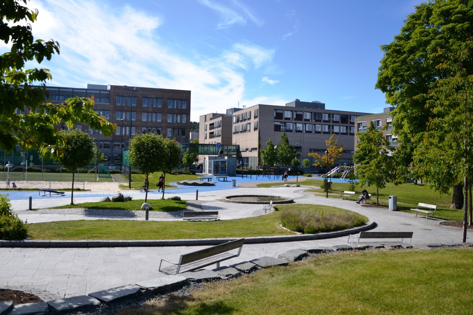 Finalebanen ligger like ved leiligheten og er et populært rekreasjonsområde gjennom hele sommerhalvåret. Galleribilde