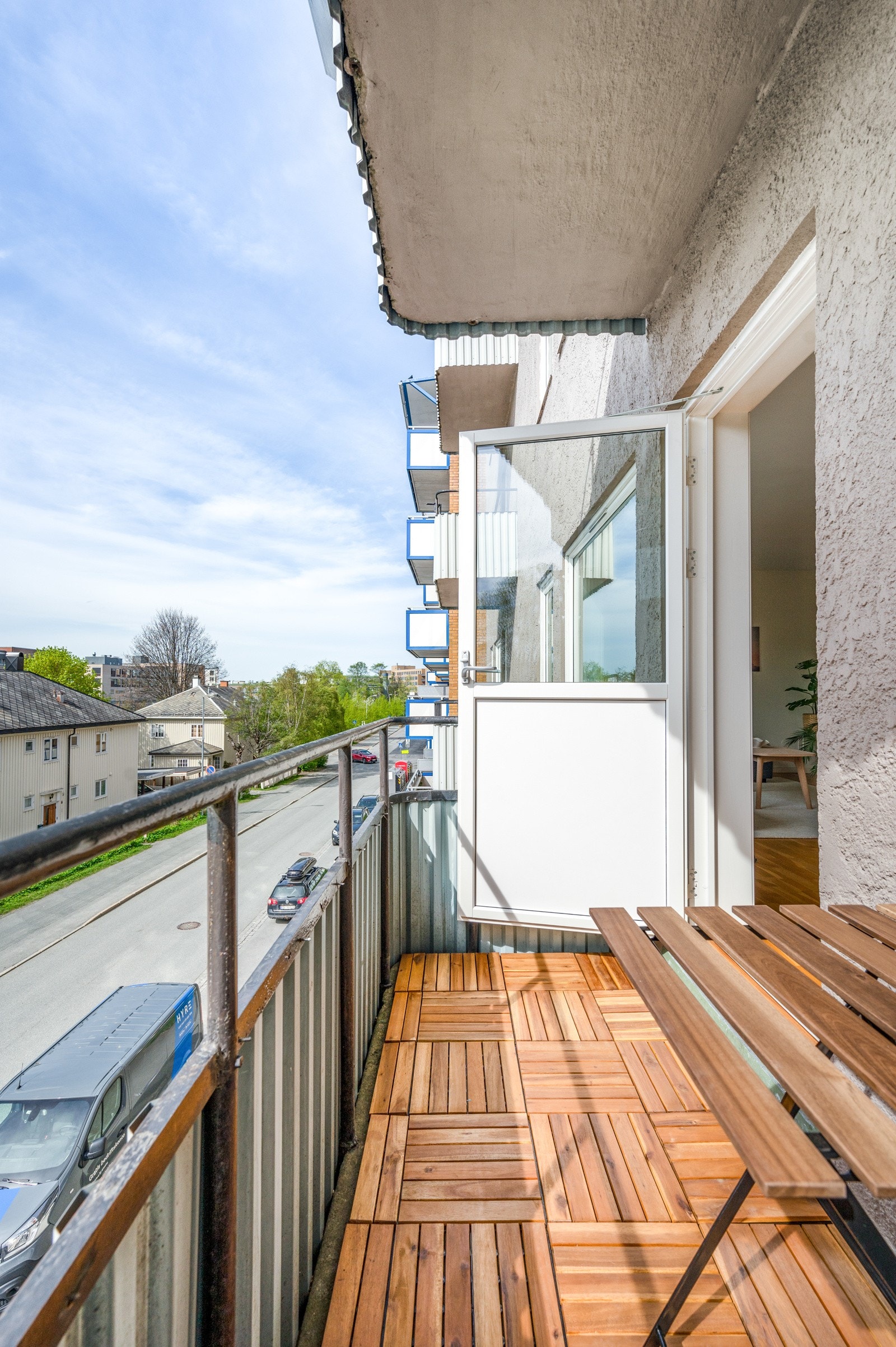 Balkonggulv ble byttet i 2024. Galleribilde