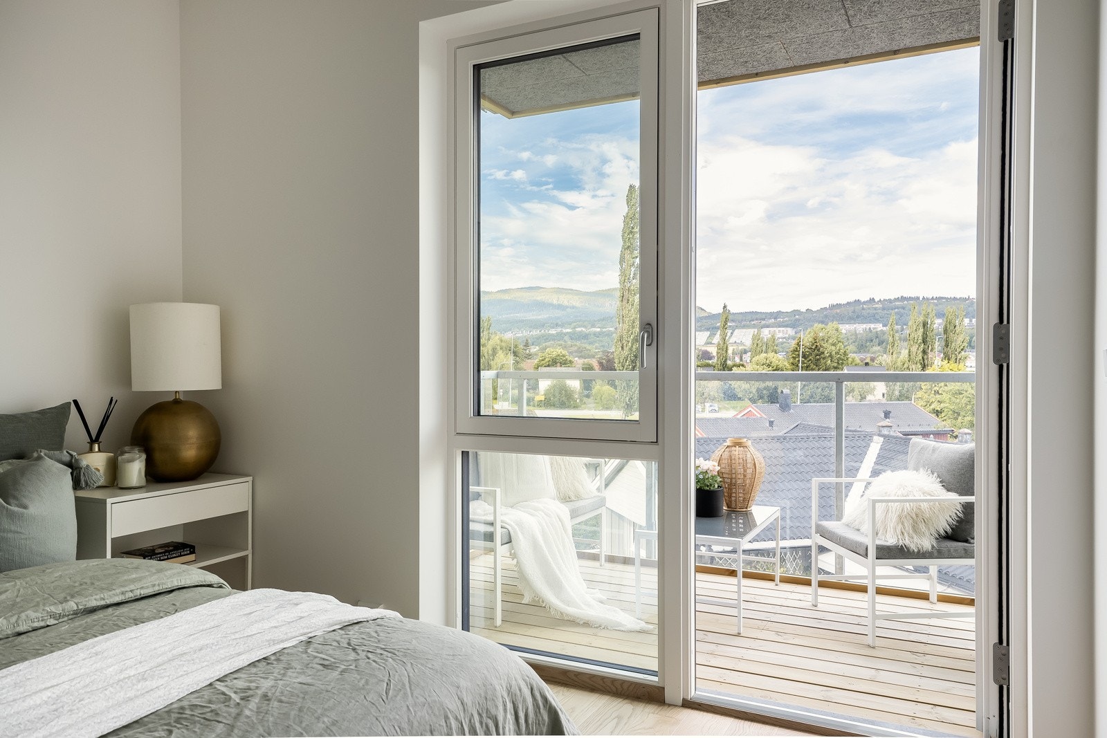 I tilknytning til hovedsoverommet er det en egen nordøst vendt balkong på 4,3 kvm. Galleribilde