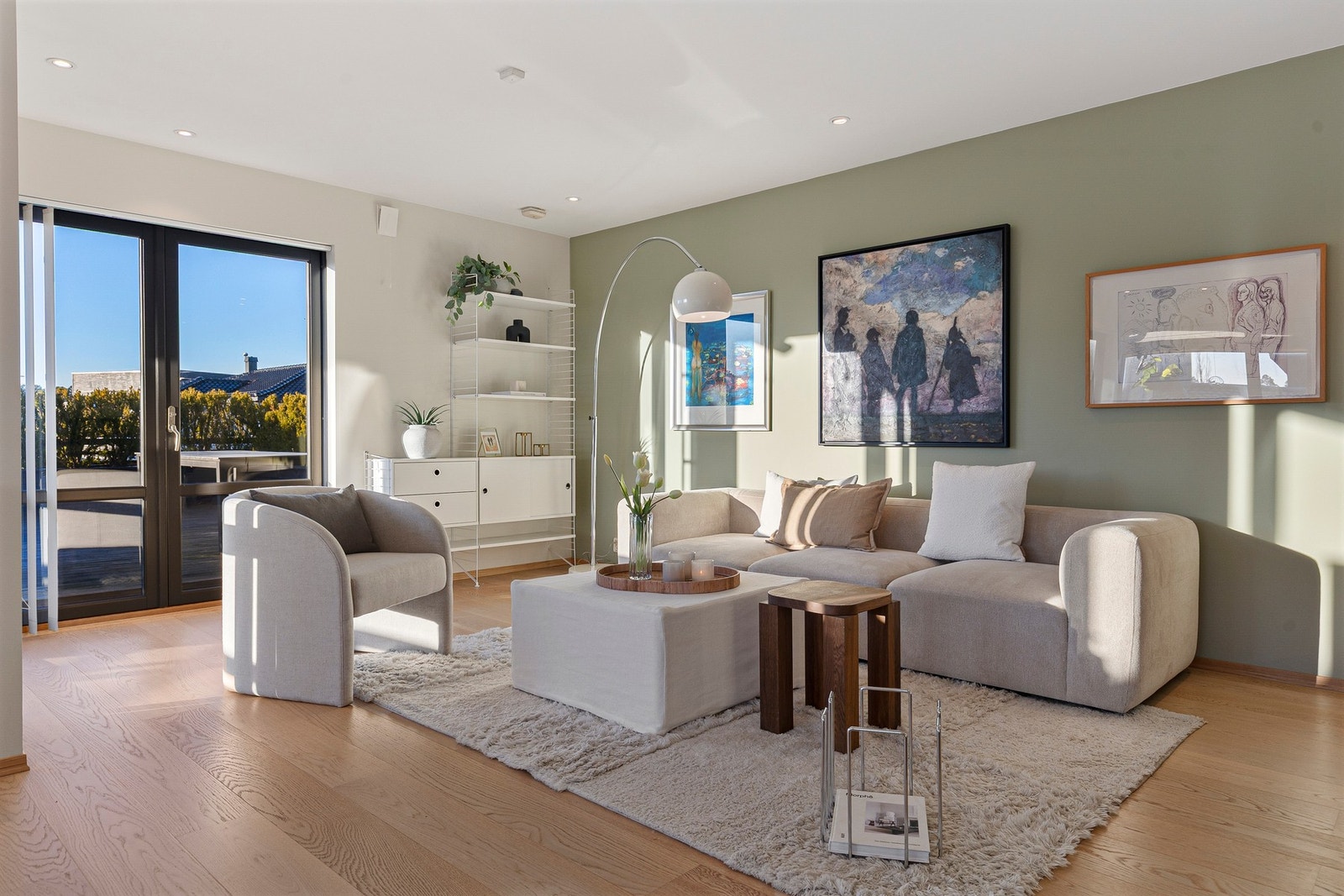 Stuen lar seg enkelt innrede i ulike soner.. Galleribilde