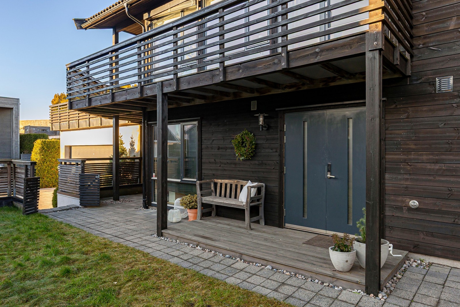 Tiltalende inngangsparti til eiendommen Galleribilde