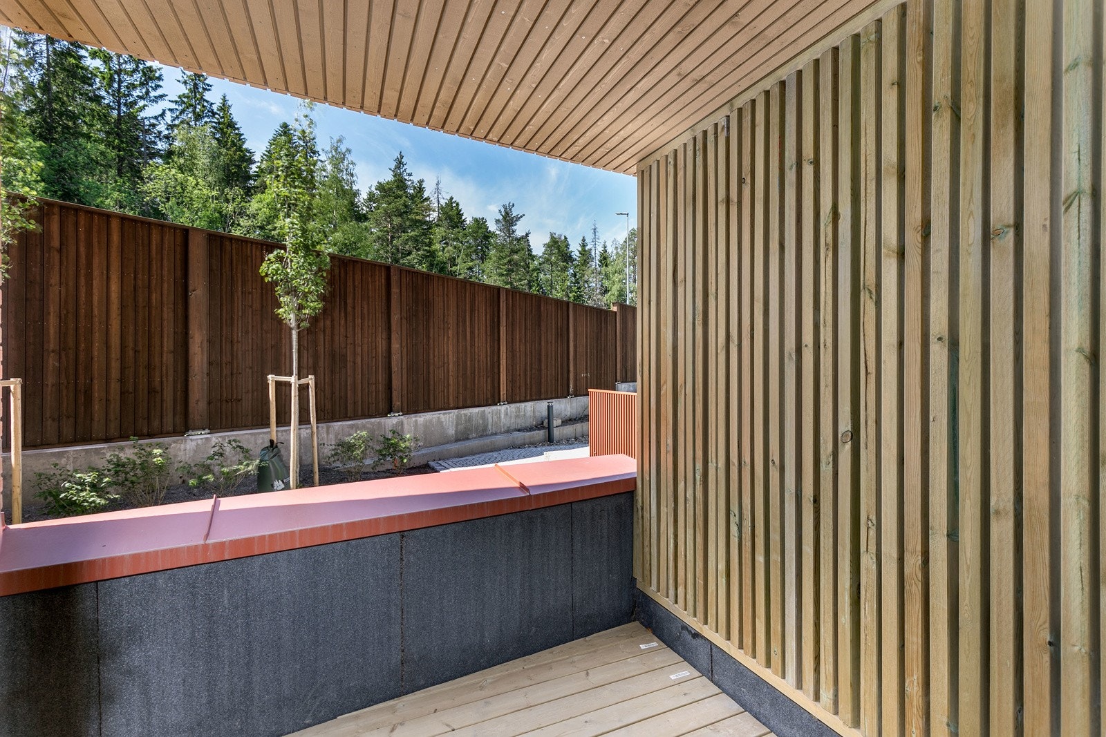 Utgang til flott balkong på 4,4 kvm. Galleribilde