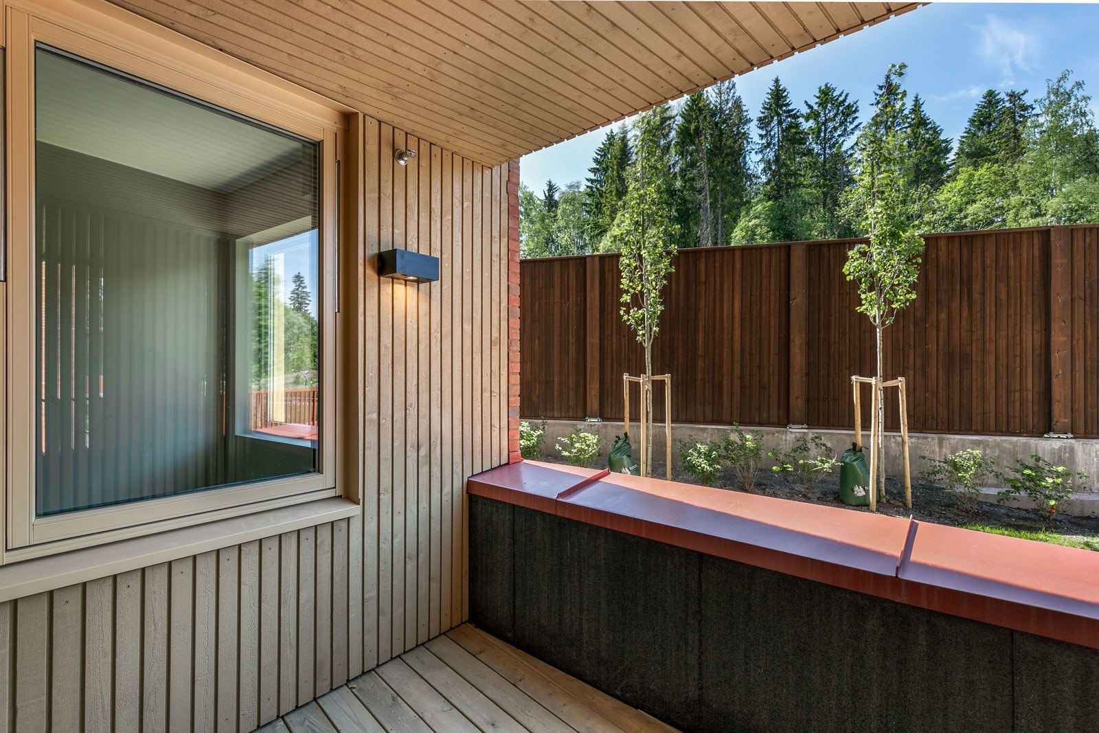 Utgang til flott balkong på 4,4 kvm. Galleribilde