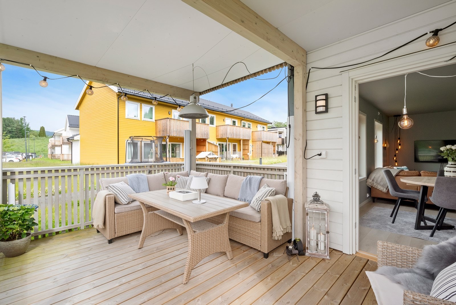 Romslig og solrik terrasse på 14m². Galleribilde
