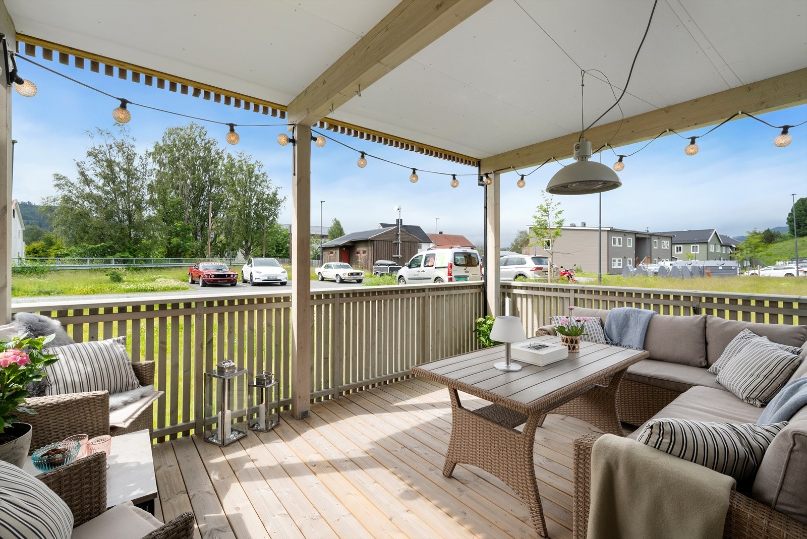 Leiligheten besitter egen parkeringsplass med opplegg for elbil-lader. Galleribilde