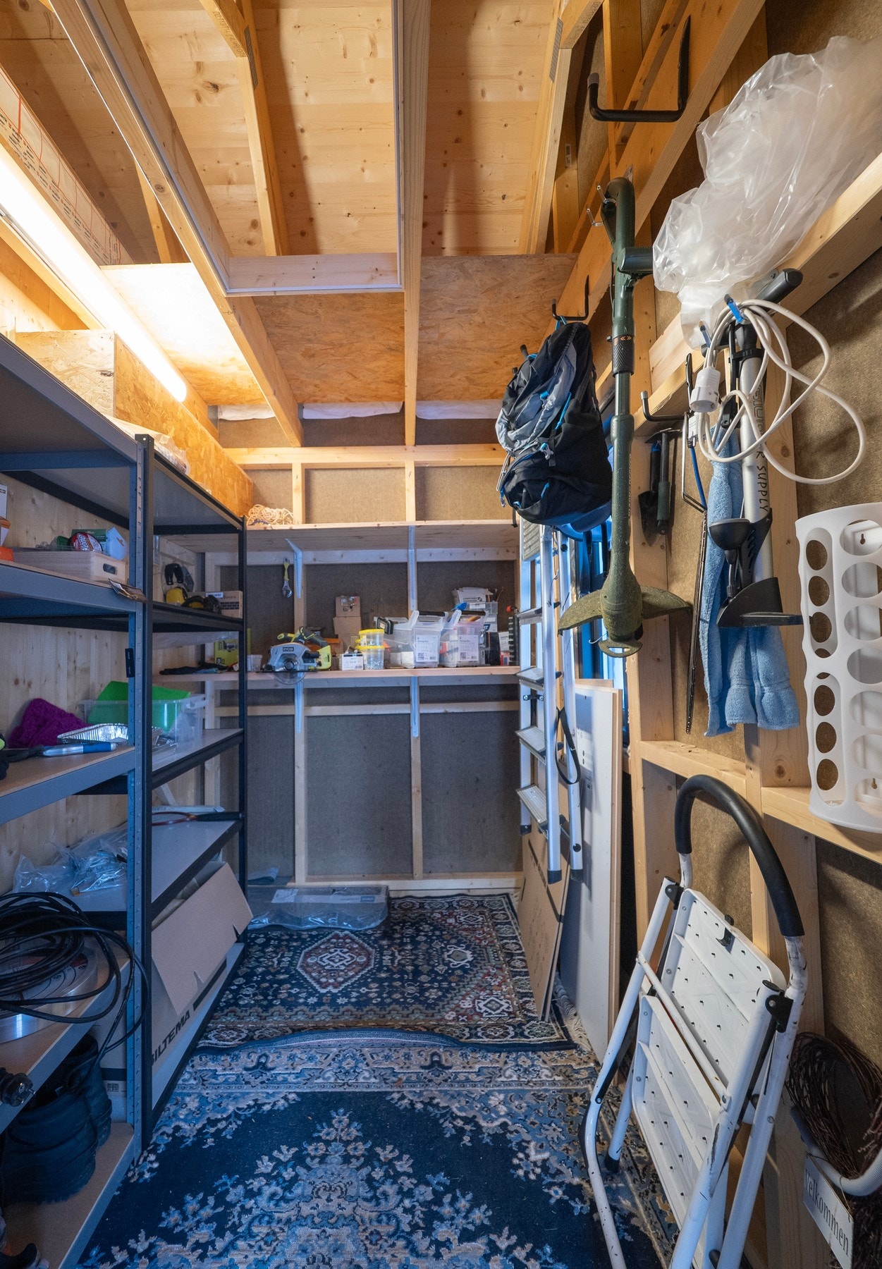 Praktisk bod med god plass til oppbevaring. Galleribilde