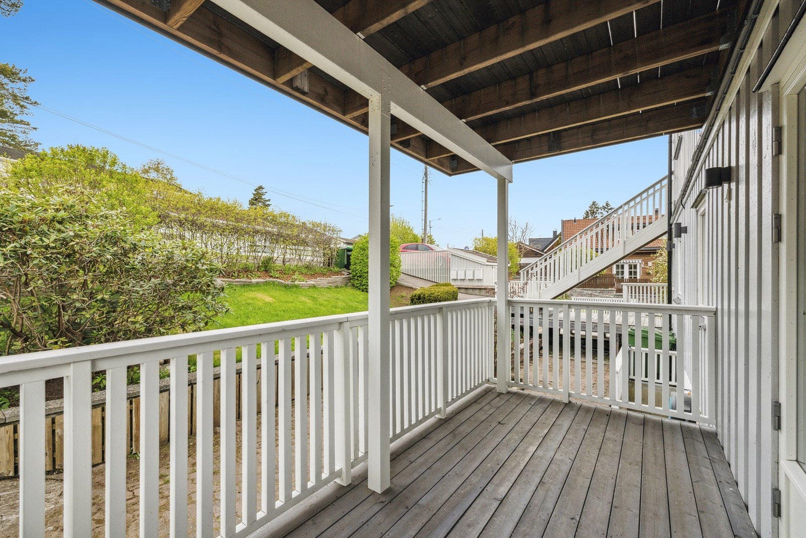 Vestvendt veranda på ca. 8 m² med adkomst fra soverom 3. Galleribilde