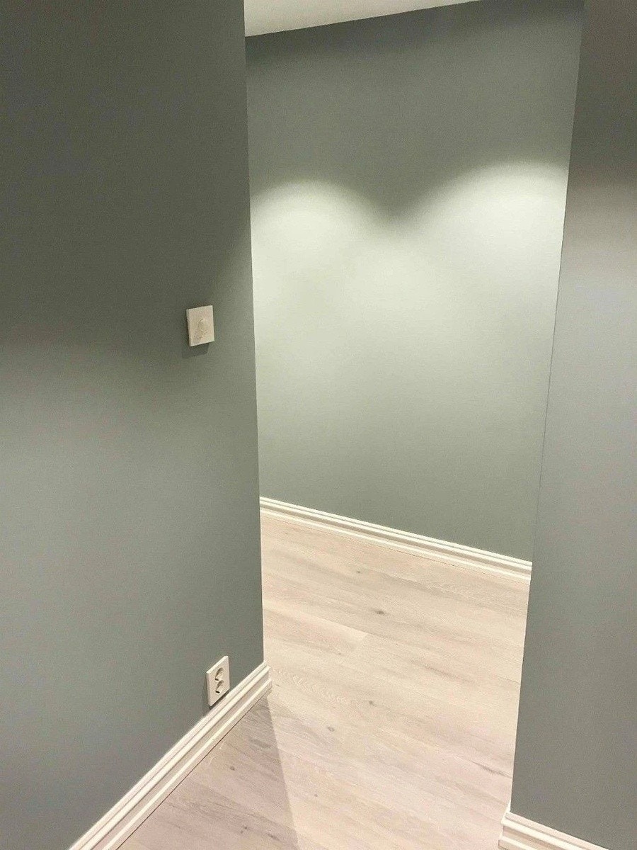 Gang fra kjøkken til inngangsparti Galleribilde