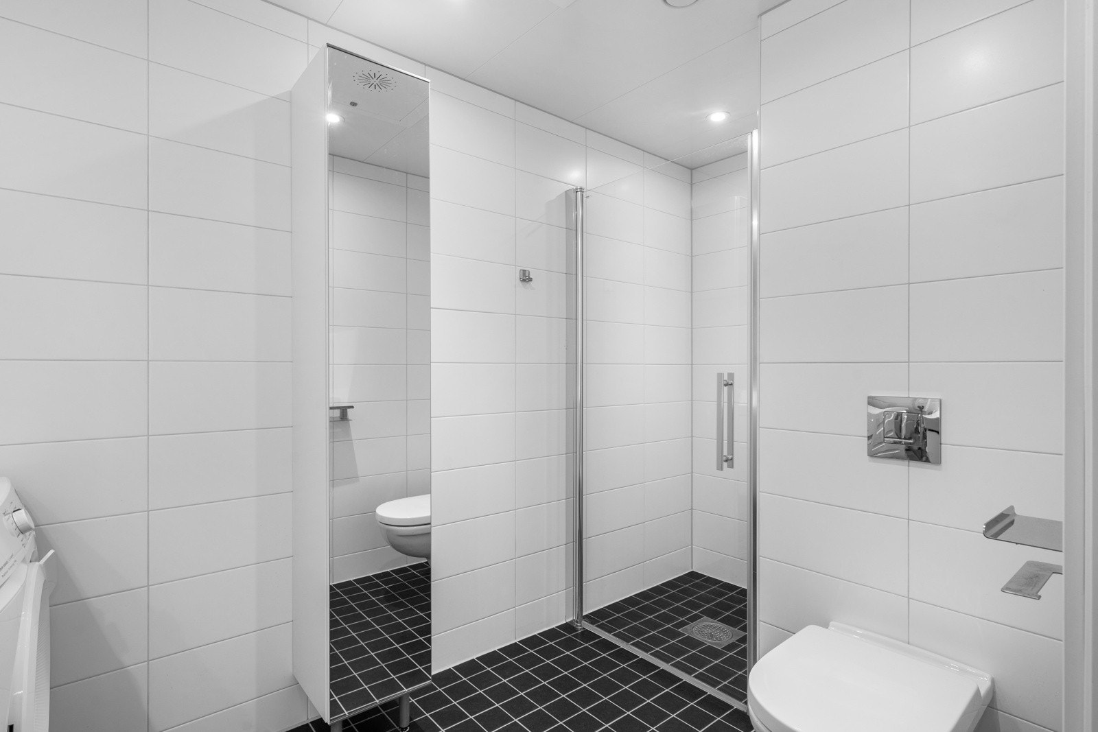 Moderne, romslig bad med gulvvarme. Galleribilde