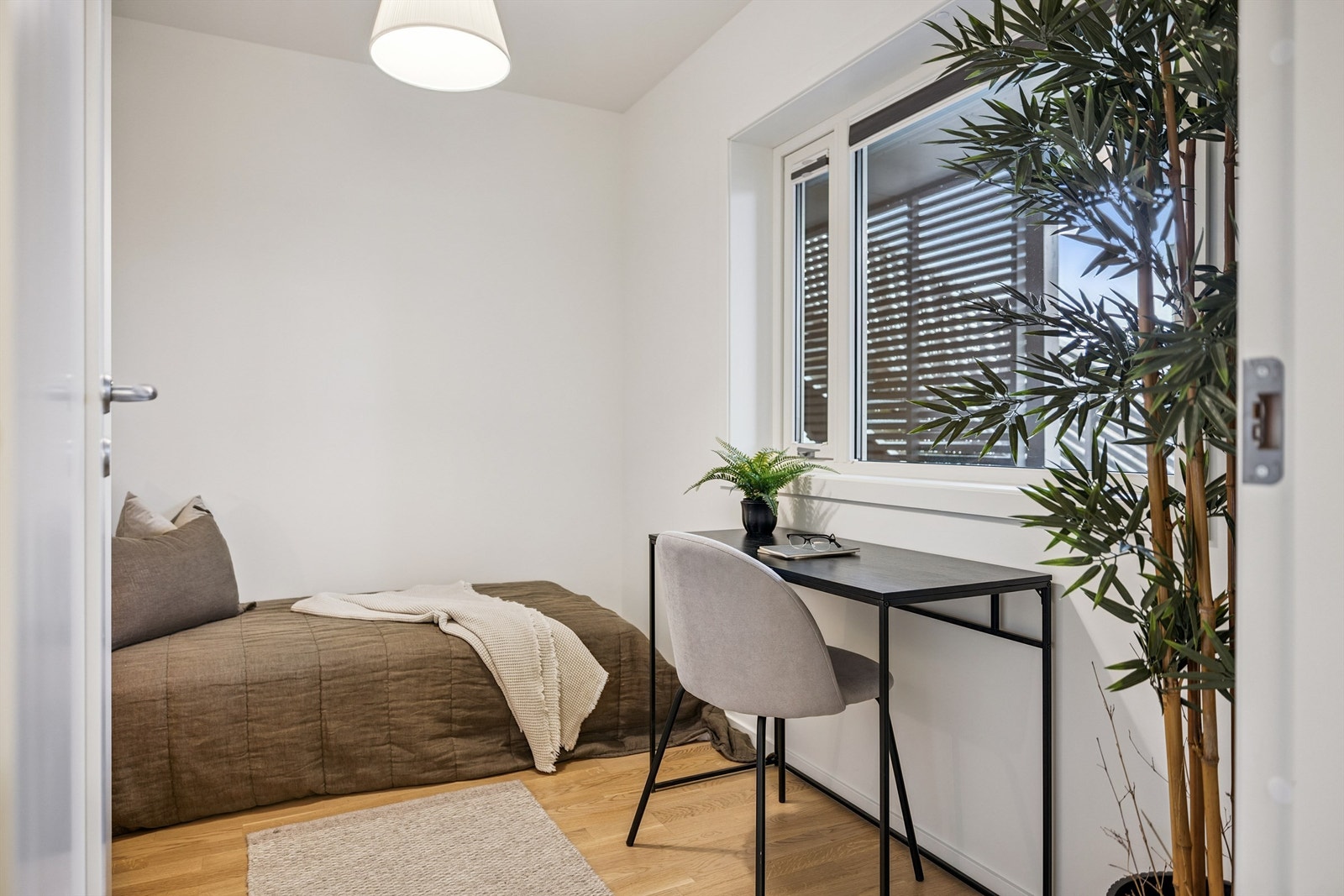 Det andre soverommet egner seg godt som barnerom, gjesterom eller kontor. Galleribilde