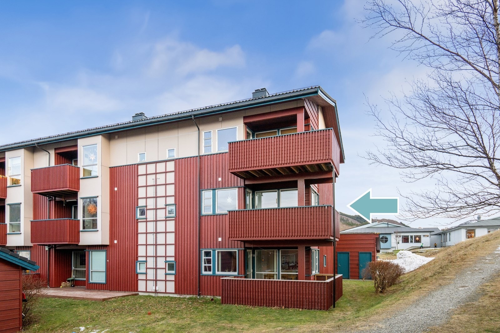 Leiligheten ligger fint til på enden i 2.etg. Galleribilde