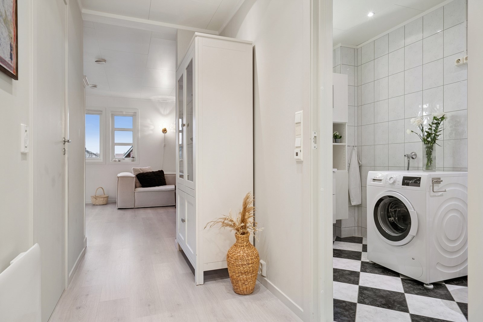 I entré/gang er det anledning for å ha mindre garderobe- og opphengsløsninger. Galleribilde