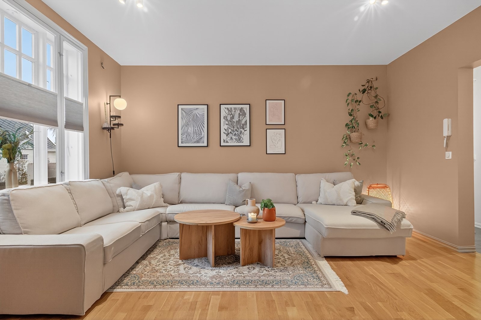 Leiligheten har gjennomgående tidsriktige fargevalg og innehar et moderne uttrykk. Galleribilde