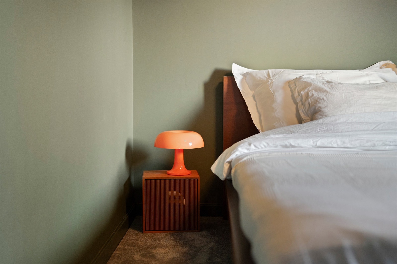 Soverommet er malt i fargen Organic Green fra Jotun. Galleribilde