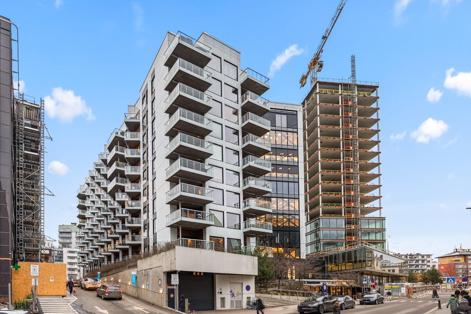 Her får du en lettvint hverdag med gode restauranter, et rikelig kulturtilbud, byens kanskje beste matbutikk Jacobs og Sats i umiddelbar nærhet Galleribilde