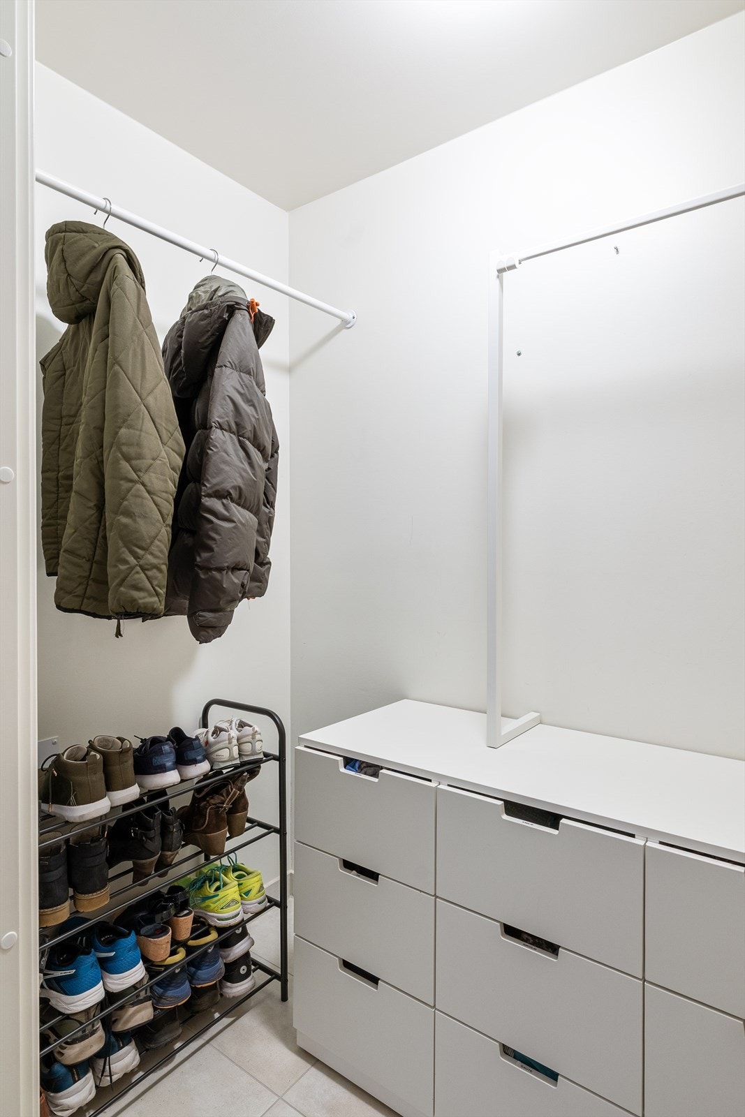 Garderobe. Galleribilde