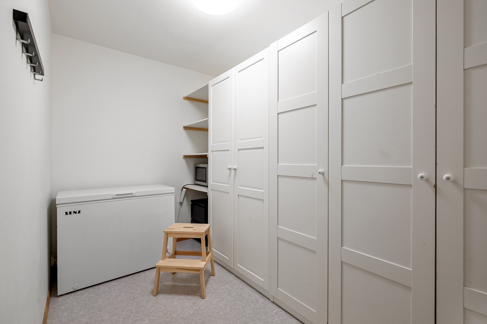 Ytterligere god lagring i bod. Galleribilde