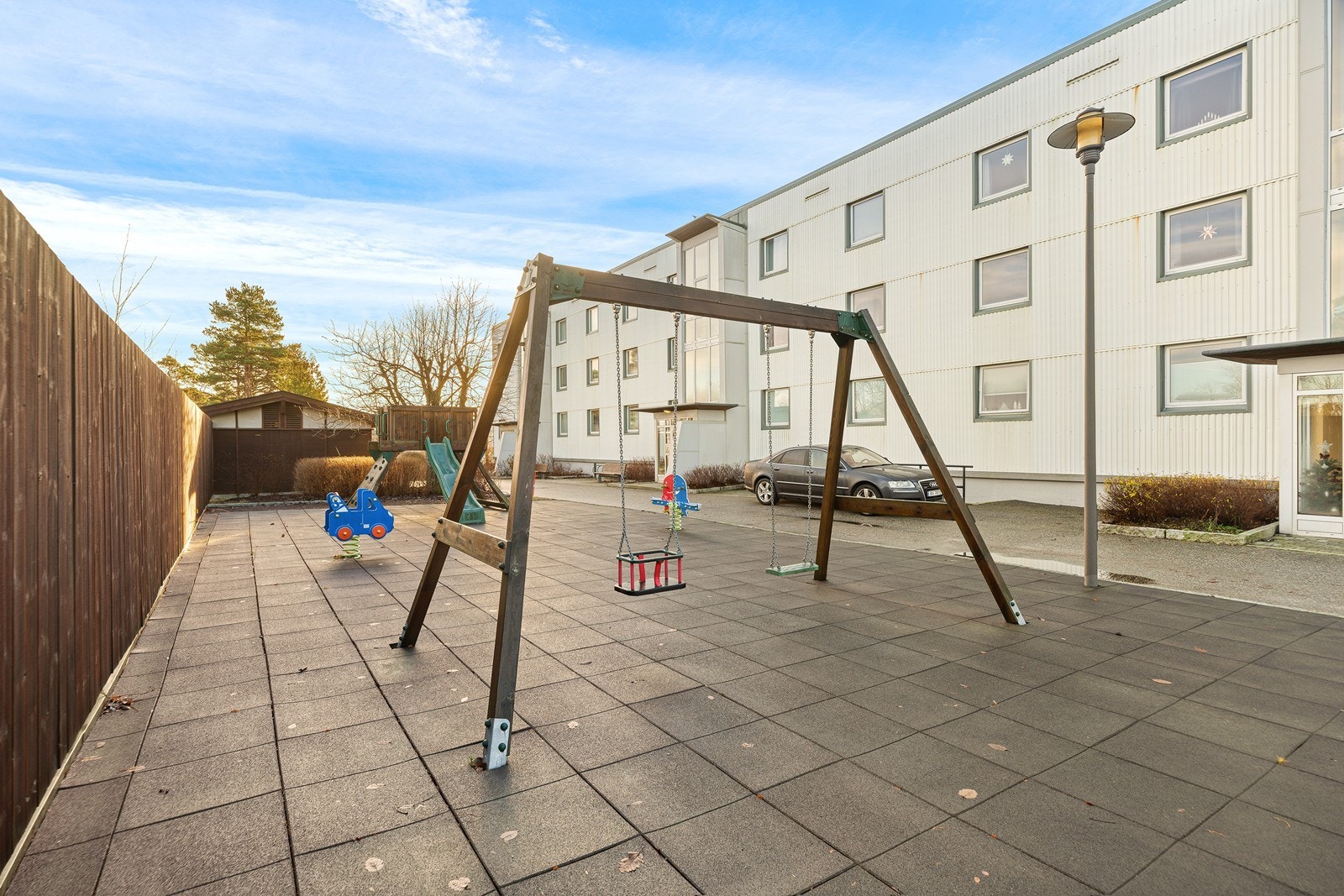 Koselig med lekeplass som nær nabo! Galleribilde