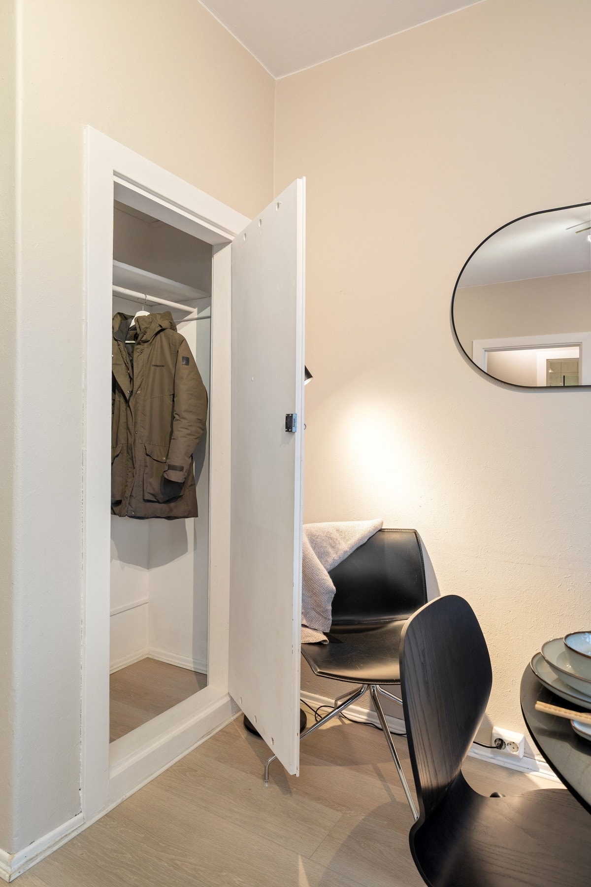 Praktisk bod med gode oppbevaringsmuligheter. Galleribilde